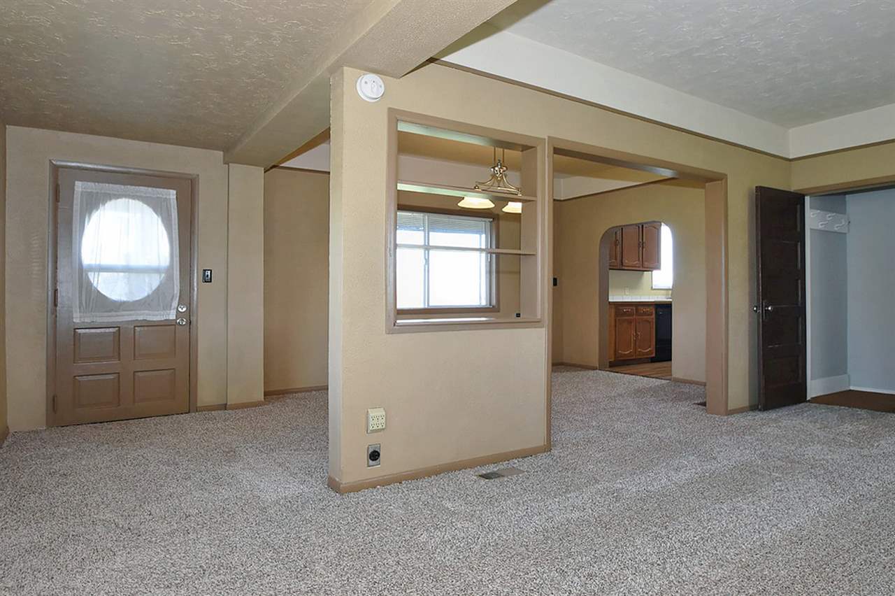 8303 South Hayford Road Cheney, WA 99004 - Photo 3 of 20