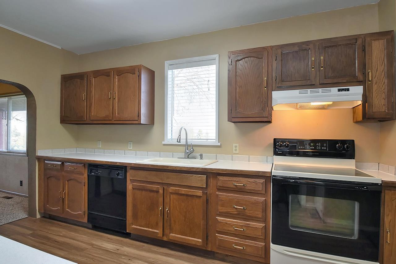 8303 South Hayford Road Cheney, WA 99004 - Photo 8 of 20