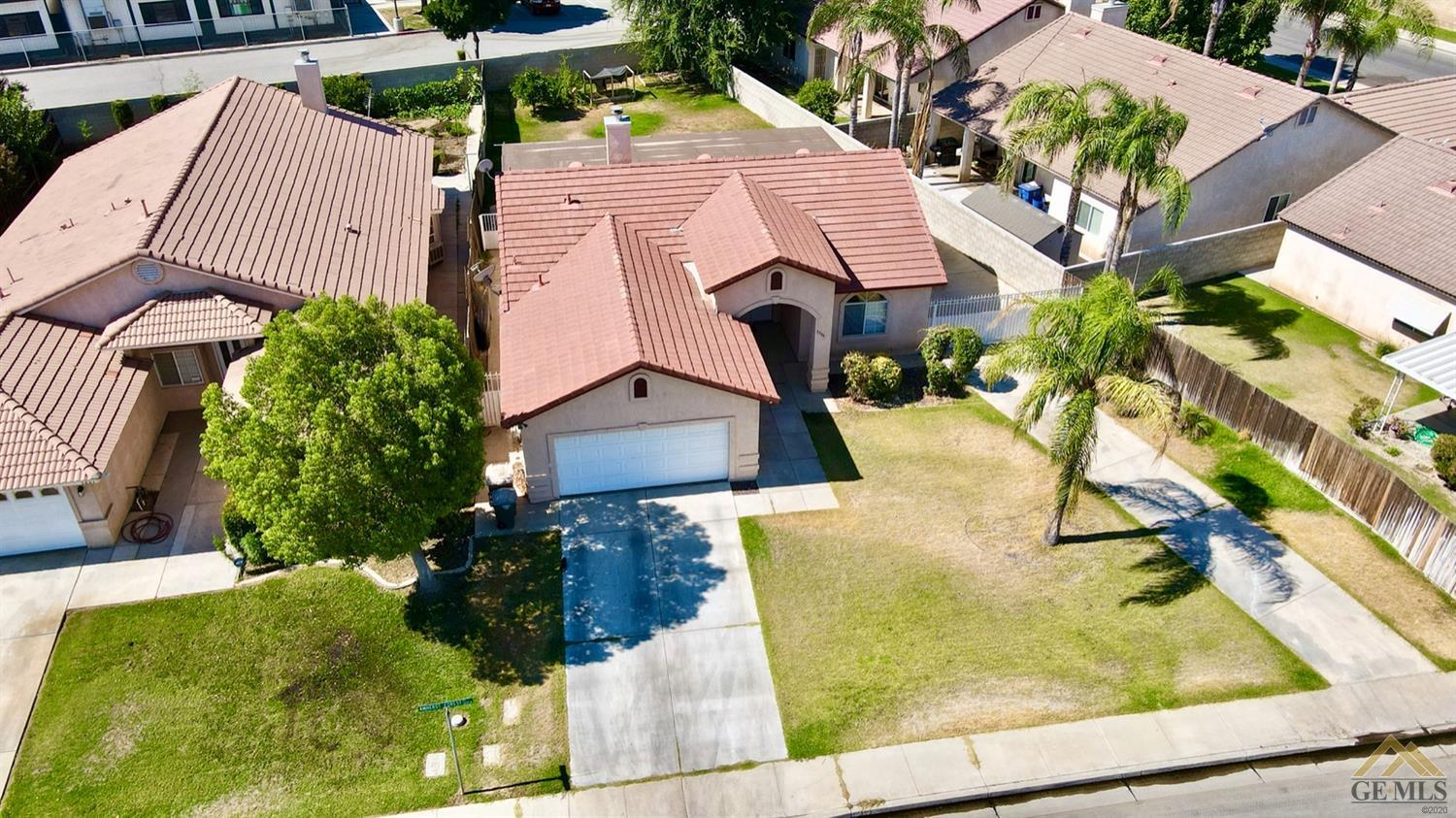 3903 Amherst Forest Road Bakersfield, CA 93313 - Photo 12 of 39