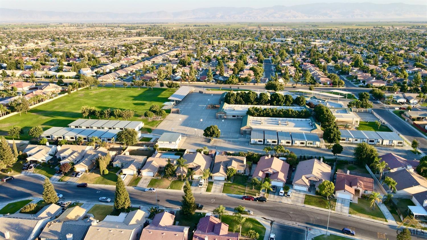 3903 Amherst Forest Road Bakersfield, CA 93313 - Photo 14 of 39