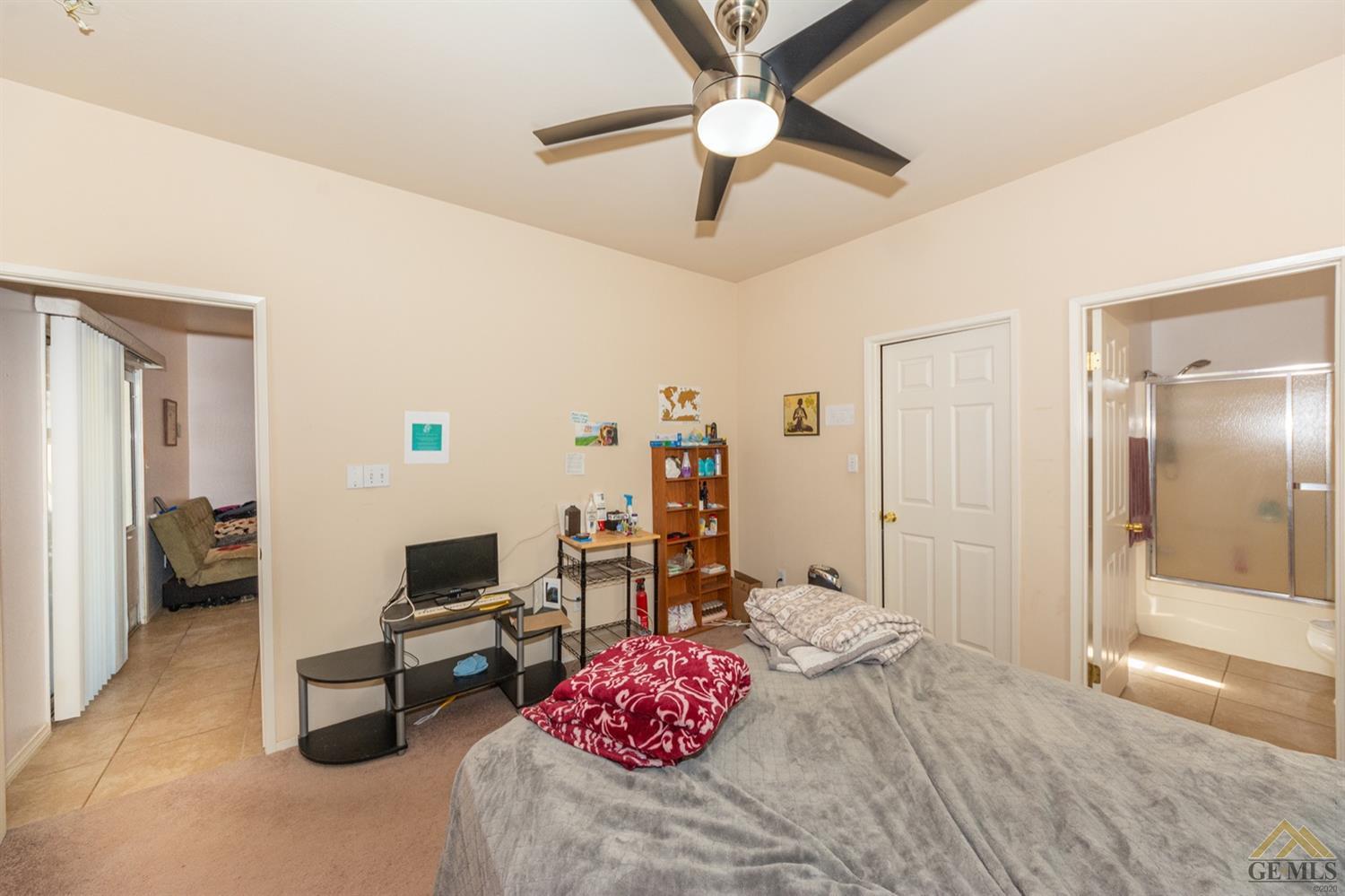 3903 Amherst Forest Road Bakersfield, CA 93313 - Photo 16 of 39