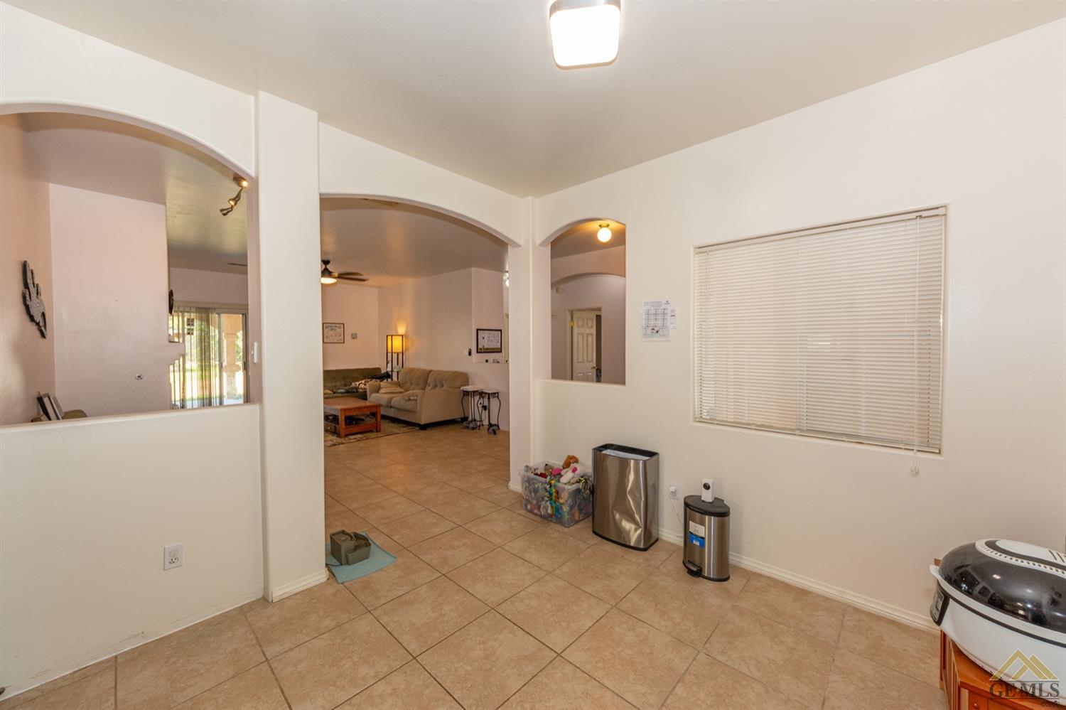 3903 Amherst Forest Road Bakersfield, CA 93313 - Photo 18 of 39