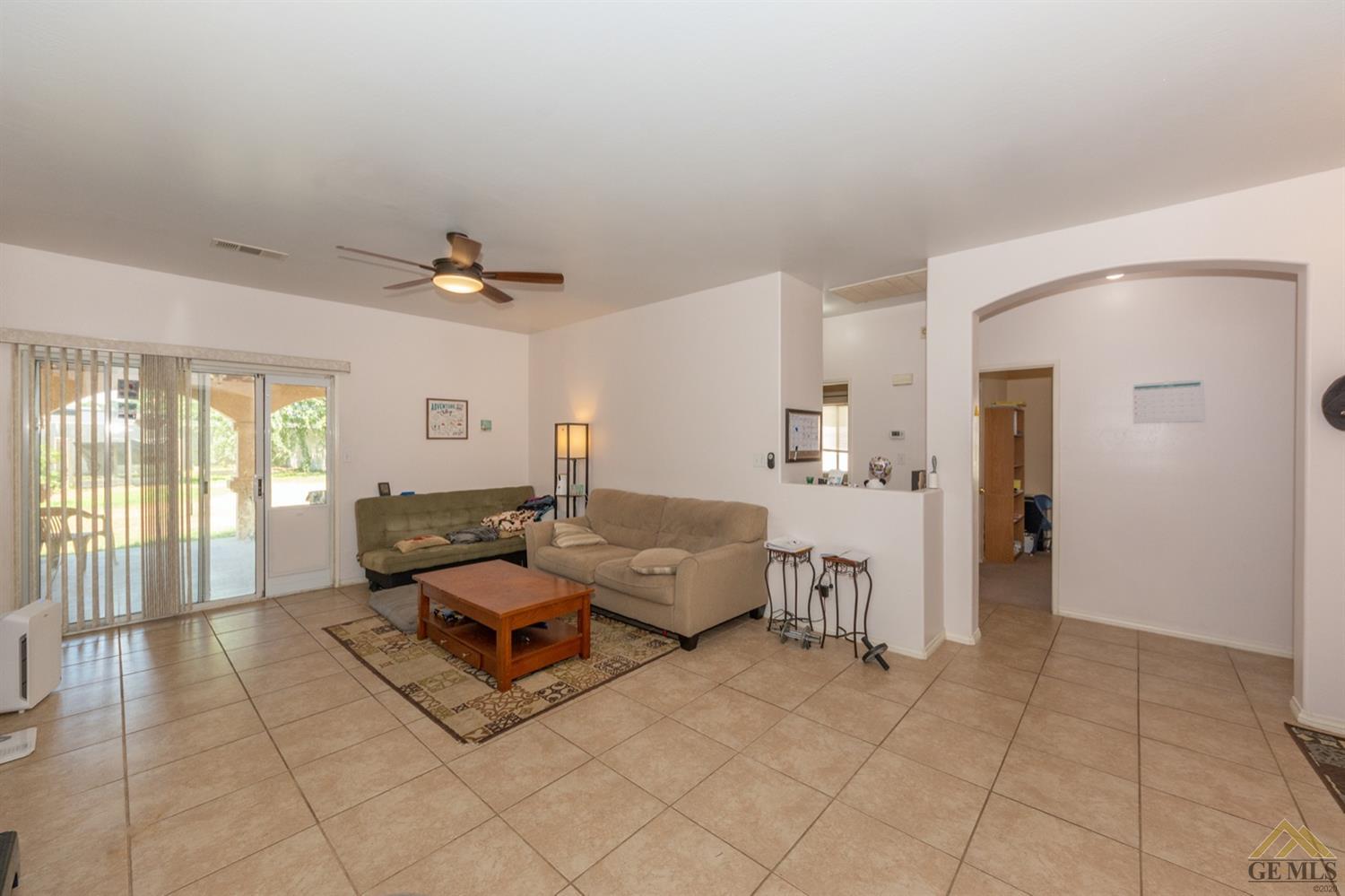 3903 Amherst Forest Road Bakersfield, CA 93313 - Photo 4 of 39