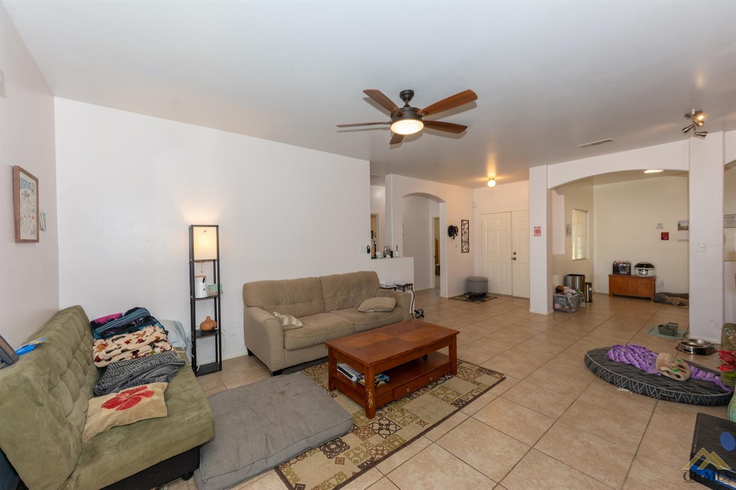 3903 Amherst Forest Road Bakersfield, CA 93313 - Photo 9 of 39