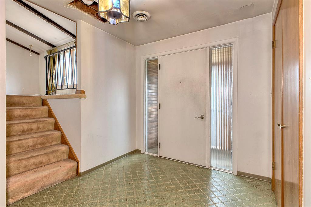 177 South Thompson Irwin, PA 15642 - Photo 2 of 36