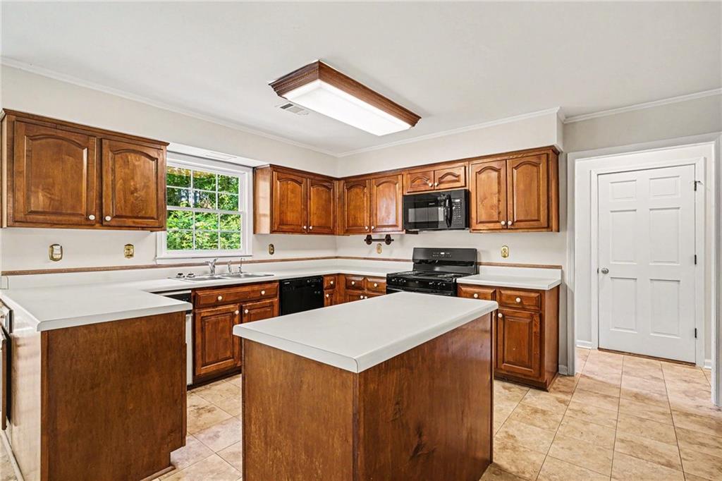 1632 Ellington Road Southeast Conyers, GA 30013 - Photo 12 of 42