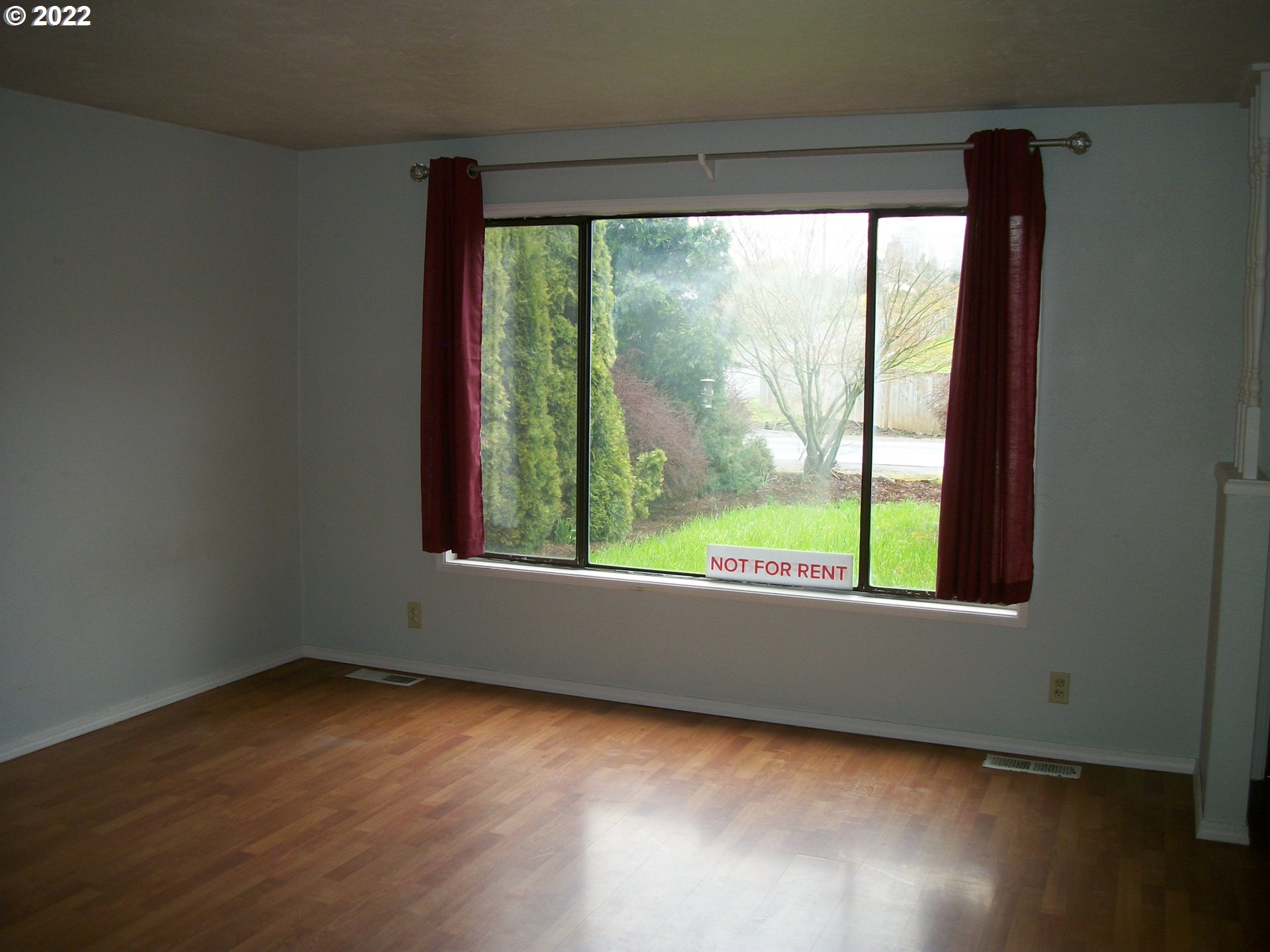 294 South 70th Street Springfield, OR 97478 - Photo 4 of 21