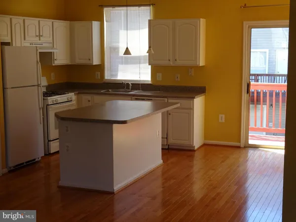 $2,400 | 21836 Jarvis Square, Ashburn, VA 20147