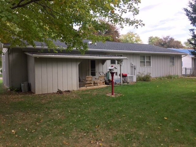 1211 Rochester Boulevard Rochester, IN 46975 - Photo 2 of 2