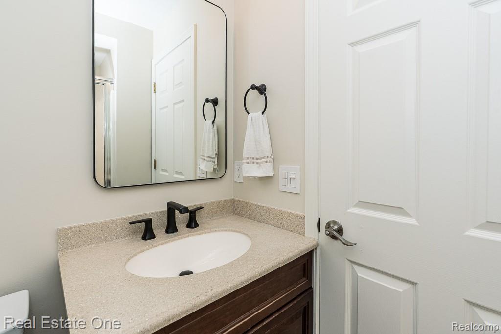 1665 Huntington Park, Unit E Rochester, MI 48309 - Photo 22 of 40
