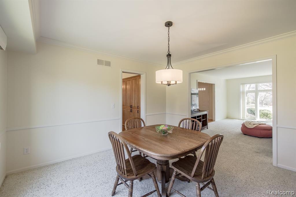 2035 Reagan Drive Rochester Hills, MI 48309 - Photo 14 of 51