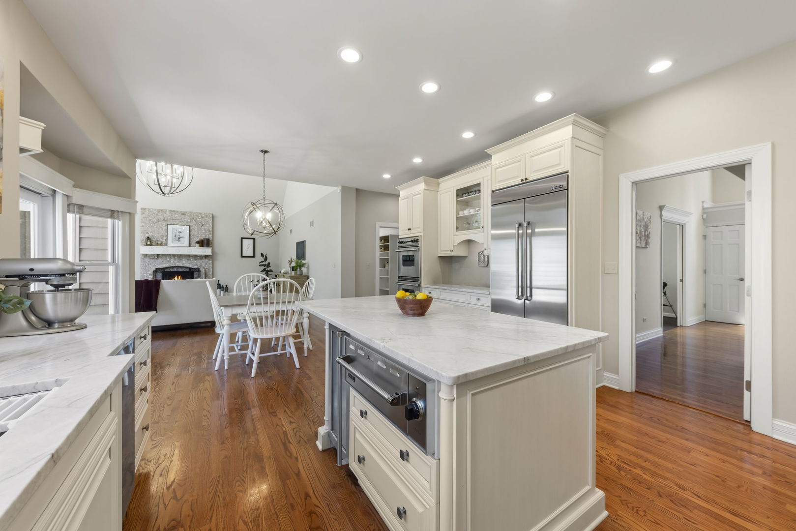 1262 Midwest Lane Wheaton, IL 60189 - Photo 7 of 45