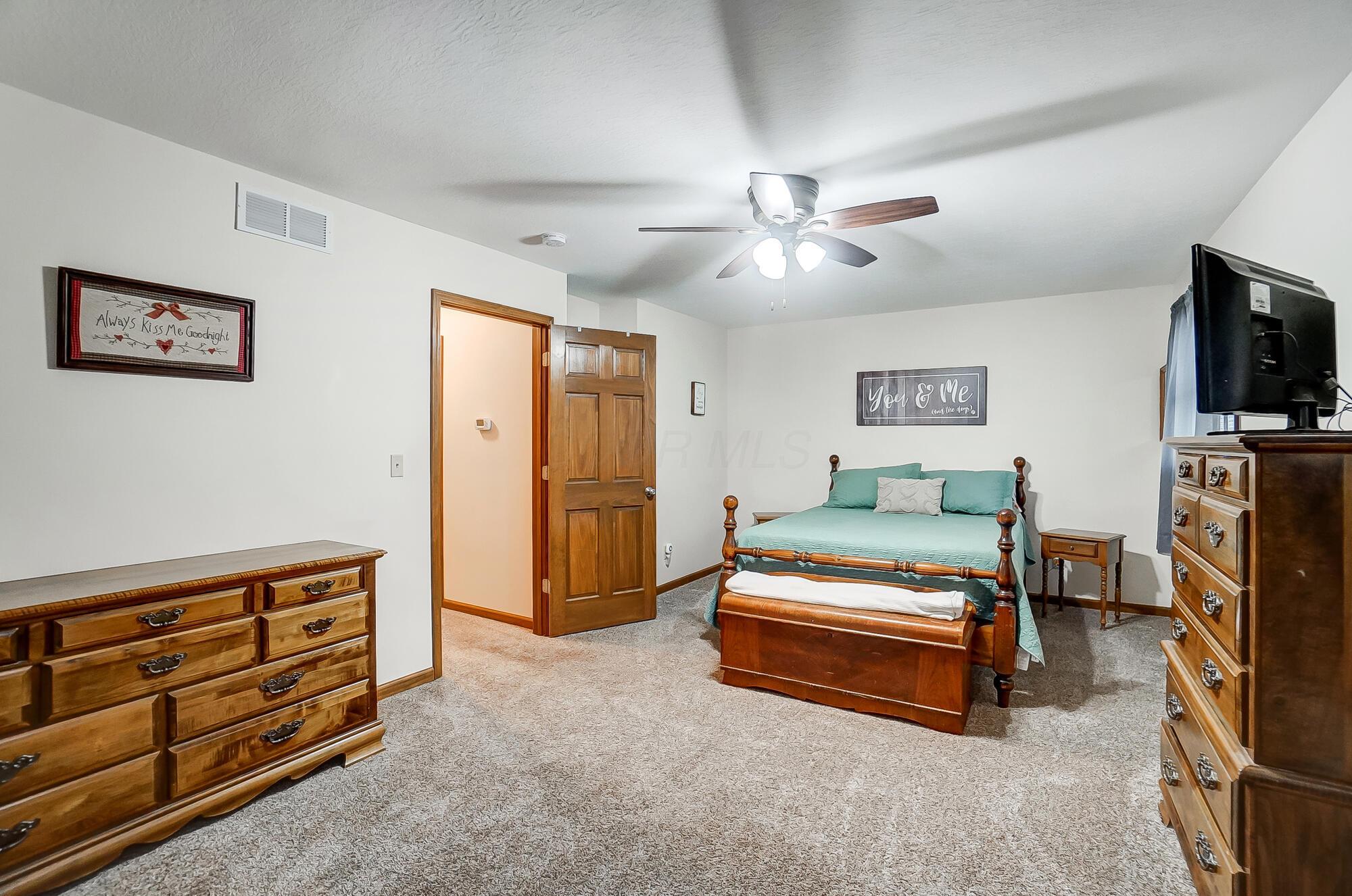 7311 Stout Road Circleville, OH 43113 - Photo 31 of 57 First floor suite master