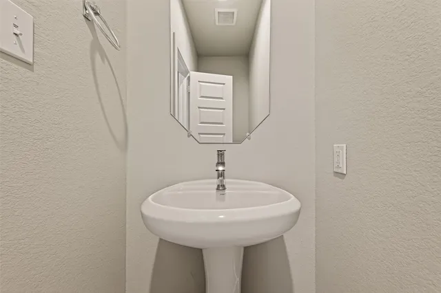 $319,000 | 2922 Valeria Drive, Rosenberg, TX 77471