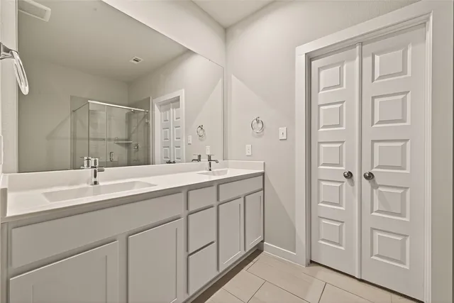 $319,000 | 2922 Valeria Drive, Rosenberg, TX 77471