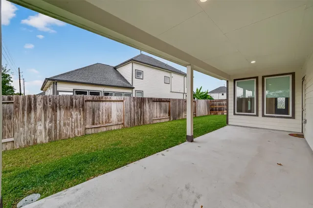 $319,000 | 2922 Valeria Drive, Rosenberg, TX 77471