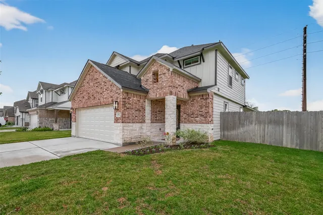 $319,000 | 2922 Valeria Drive, Rosenberg, TX 77471