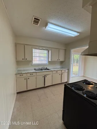 $1,000 | 2207 Ladnier Road, Gautier, MS 39553