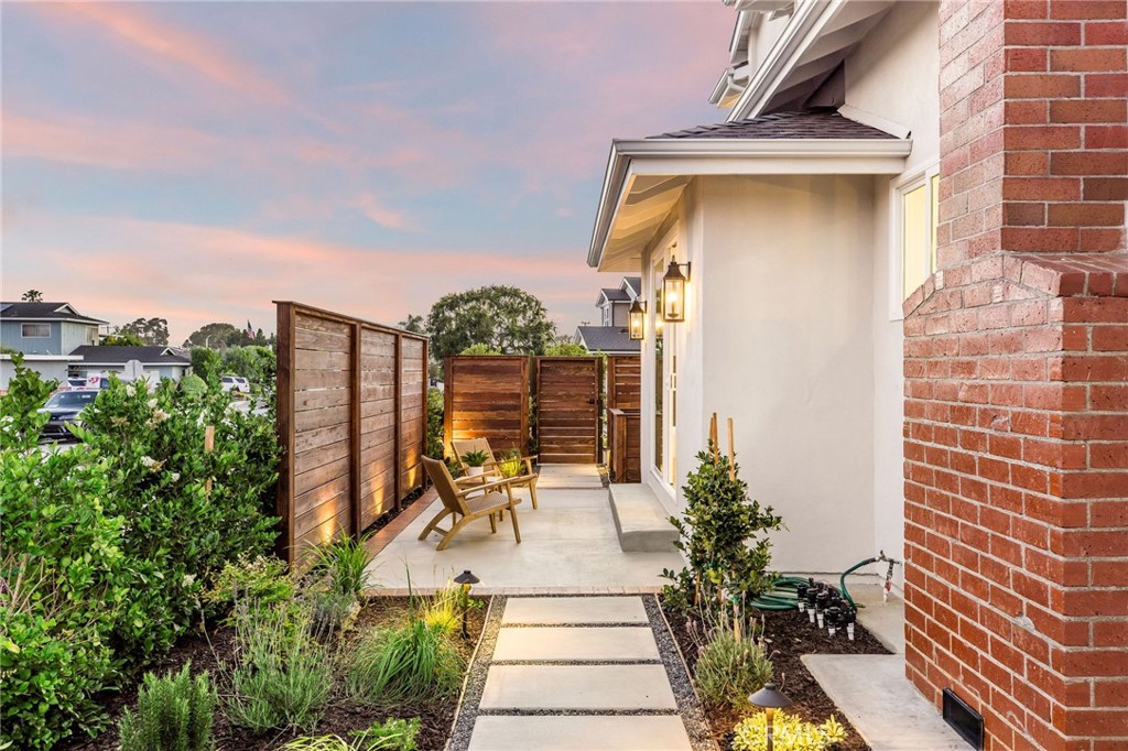 245 Surf Place Seal Beach, CA 90740 - Photo 6 of 65