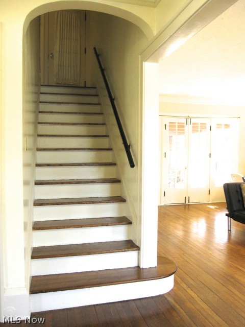 2939 Huntington Road Cleveland, OH 44120 - Photo 3 of 21 Wood molding and period details in the 1920s period home.