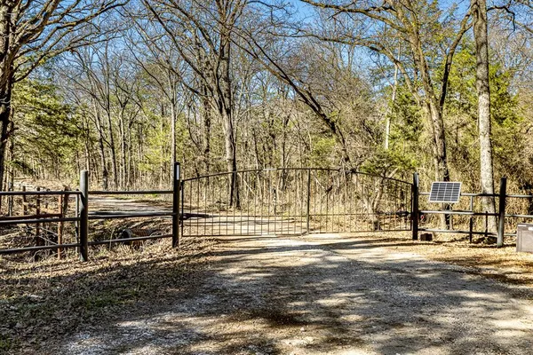 $1,200,000 | 12005 County Road 4078, Scurry, TX 75158