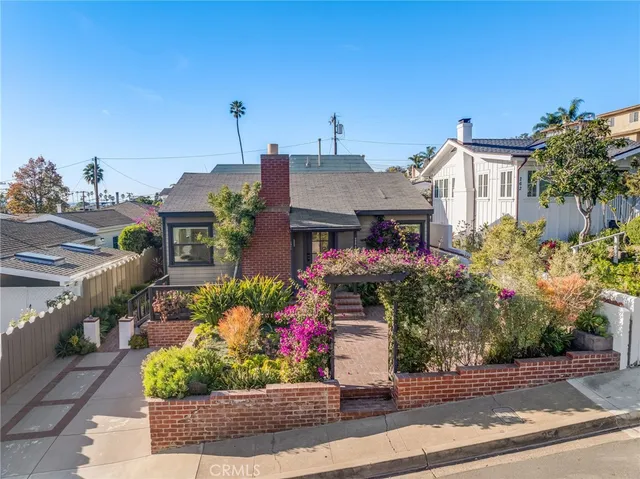 $3,395,000 | 252 Chiquita Street, Laguna Beach, CA 92651