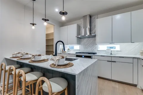 $424,900 | 1147 North Madison Avenue, Unit 102, Dallas, TX 75208