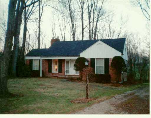 1703 Kings Chapel Road New Castle, PA 16105 - Photo 1 of 1 Exterior Front.