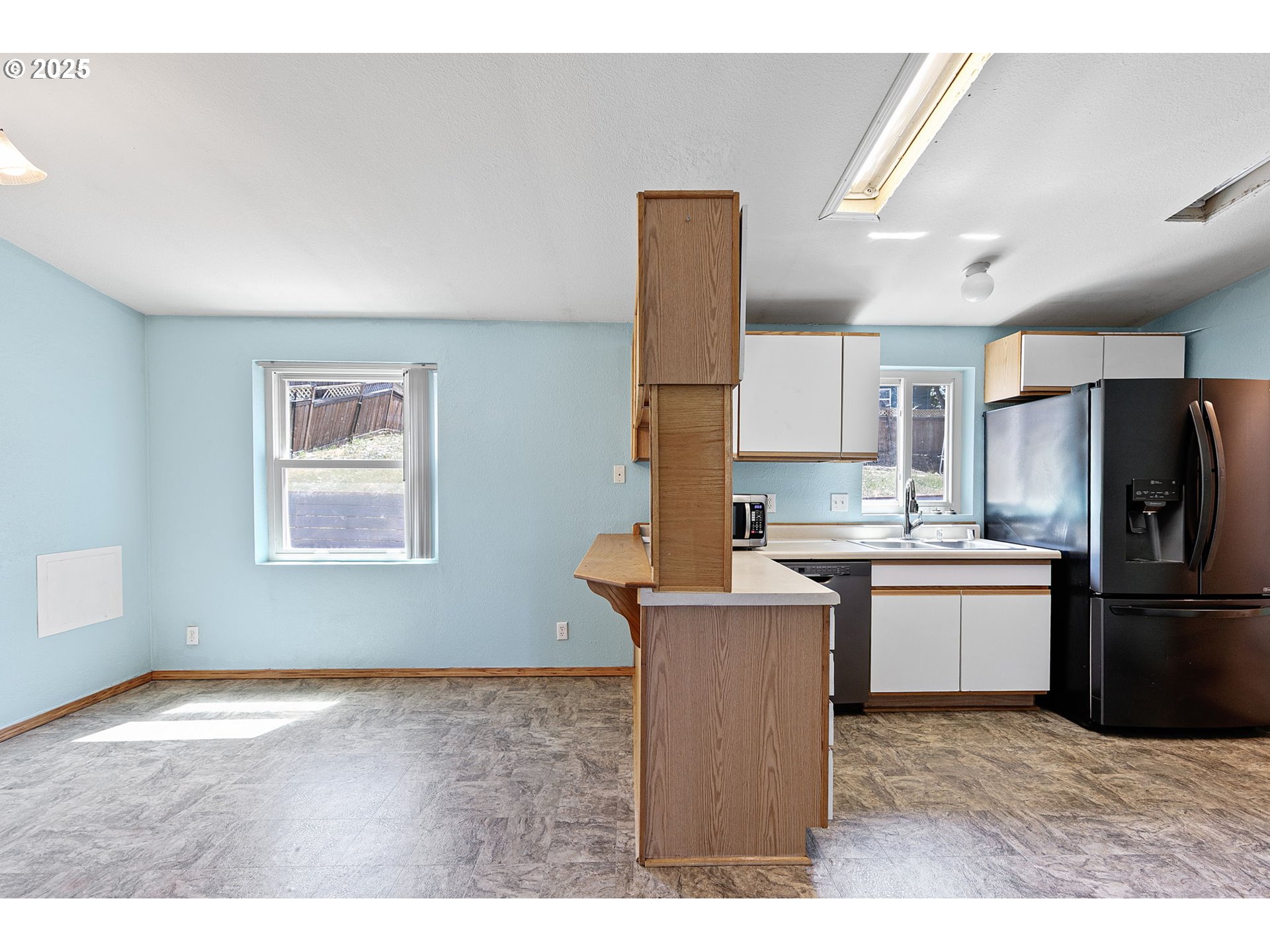 30839 Washington Street Lebanon, OR 97355 - Photo 9 of 48