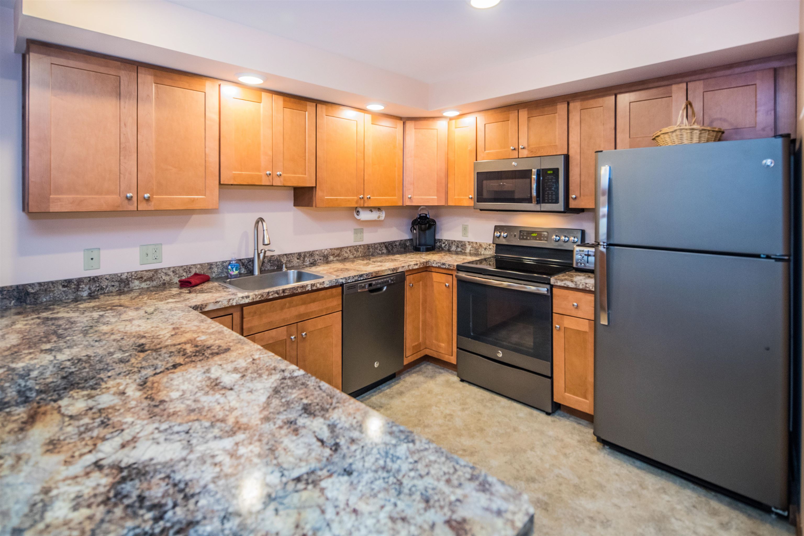 118 Gateway Court, Unit 12 Mendon, VT 05701 - Photo 6 of 24 Gallery Image 6