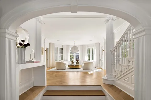 $6,200,000 | 15 Farlow Road, Newton, MA 02458