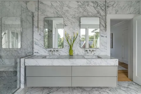 $6,200,000 | 15 Farlow Road, Newton, MA 02458