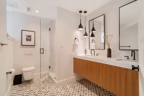 $6,050,000 | 15 Farlow Road, Newton, MA 02458