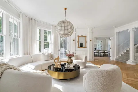 $6,200,000 | 15 Farlow Road, Newton, MA 02458