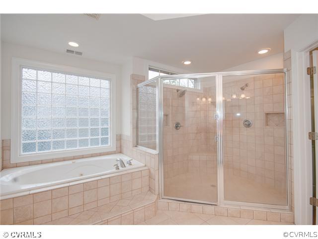 20168 Harbour Ridge Smithfield, VA 23430 - Photo 15 of 24 Master Bath