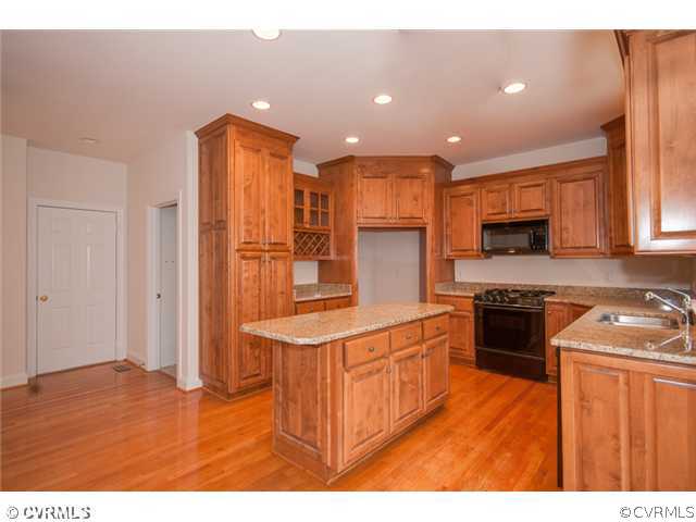 20168 Harbour Ridge Smithfield, VA 23430 - Photo 6 of 24 Kitchen