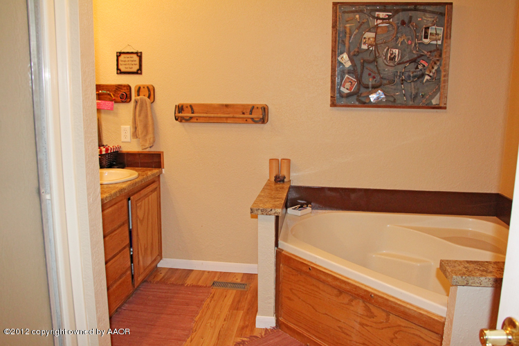 8401 Arlie Road Amarillo, TX 79108 - Photo 14 of 27 Master Bath