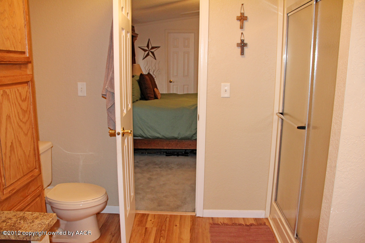 8401 Arlie Road Amarillo, TX 79108 - Photo 15 of 27 Master Bath2