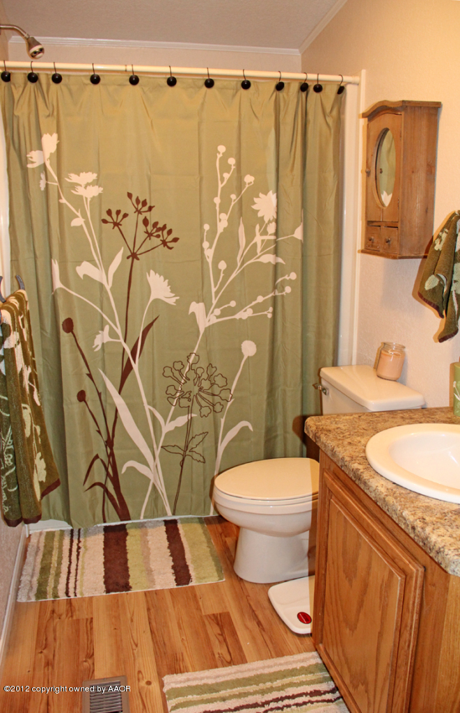 8401 Arlie Road Amarillo, TX 79108 - Photo 21 of 27 Bathroom