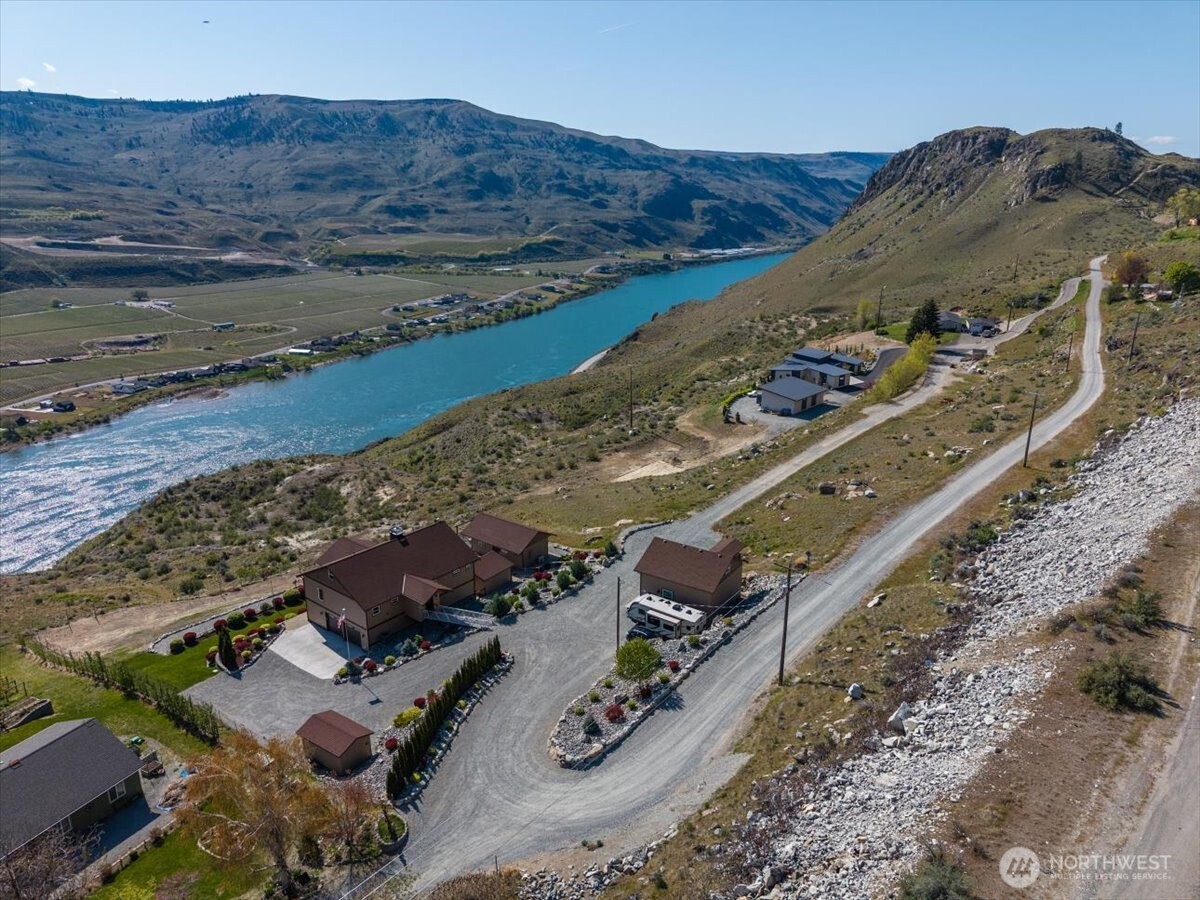 525 Columbia View Road Chelan, WA 98816 - Photo 7 of 40