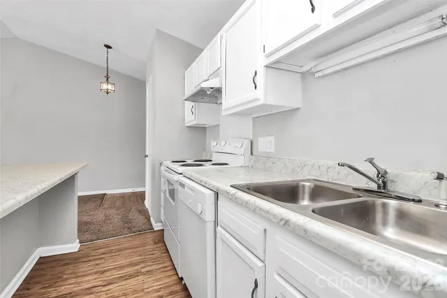 $1,050 | 6146 Meadow Rose Lane, Charlotte, NC 28215