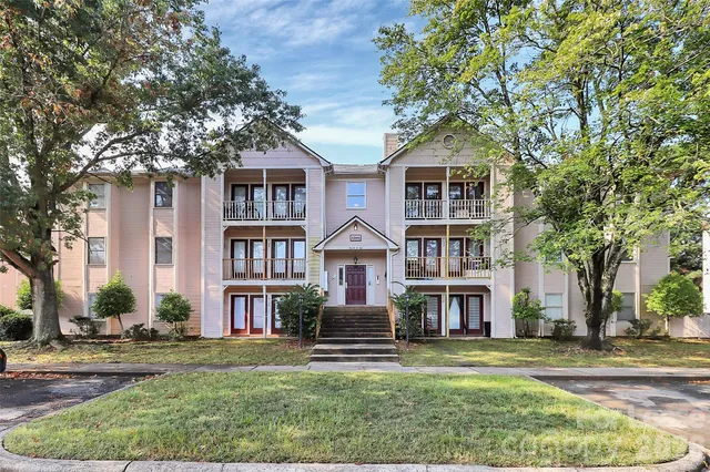 $1,050 | 6146 Meadow Rose Lane, Charlotte, NC 28215