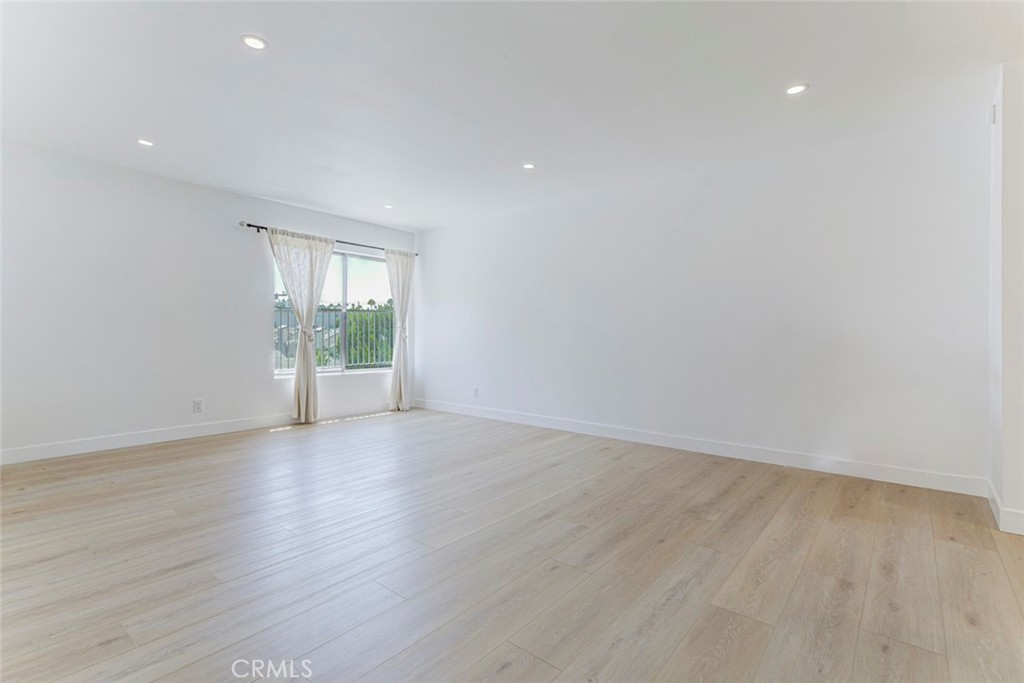 1325 Valley View Road, Unit 301 Glendale, CA 91202 - Photo 30 of 43