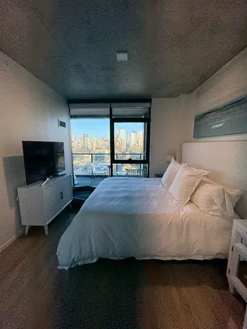 $4,500 | 225 North Elizabeth Street, Unit 1902, Chicago, IL 60607