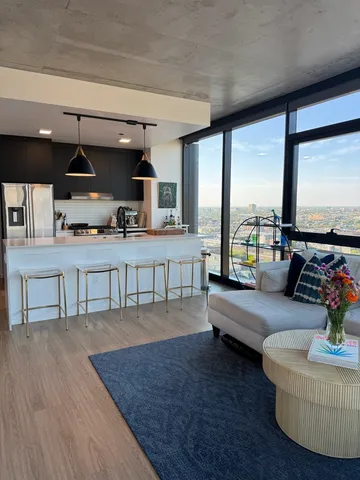 $4,500 | 225 North Elizabeth Street, Unit 1902, Chicago, IL 60607