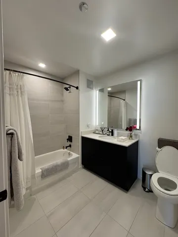 $4,500 | 225 North Elizabeth Street, Unit 1902, Chicago, IL 60607