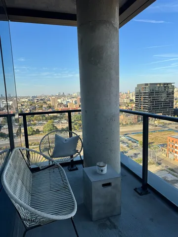 $4,500 | 225 North Elizabeth Street, Unit 1902, Chicago, IL 60607