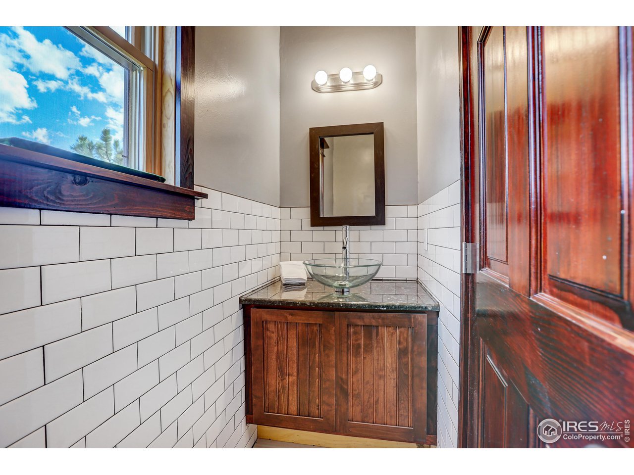 479 County Road 83 Boulder, CO 80302 - Photo 30 of 36 1/2 bath upstairs