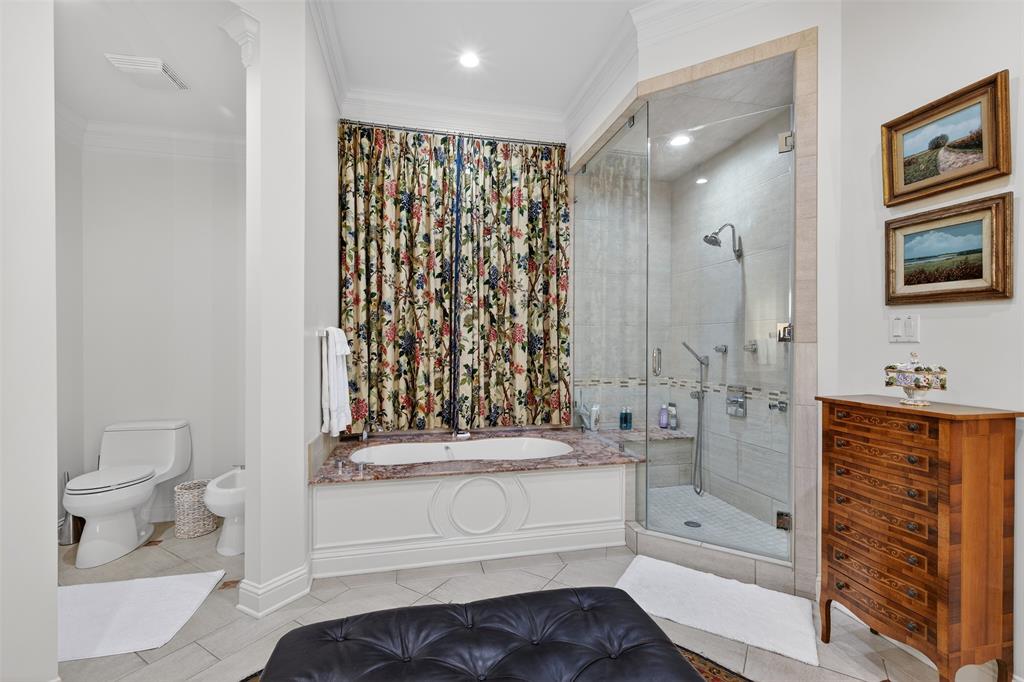 7717 Creswell Road, Unit 48 Shreveport, LA 71106 - Photo 23 of 37 a bathroom with a bathtub and a shower