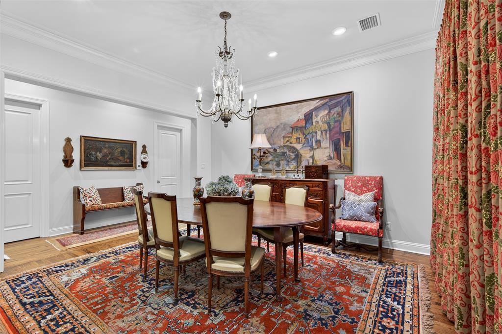 7717 Creswell Road, Unit 48 Shreveport, LA 71106 - Photo 8 of 37 a view of a dining room with furniture